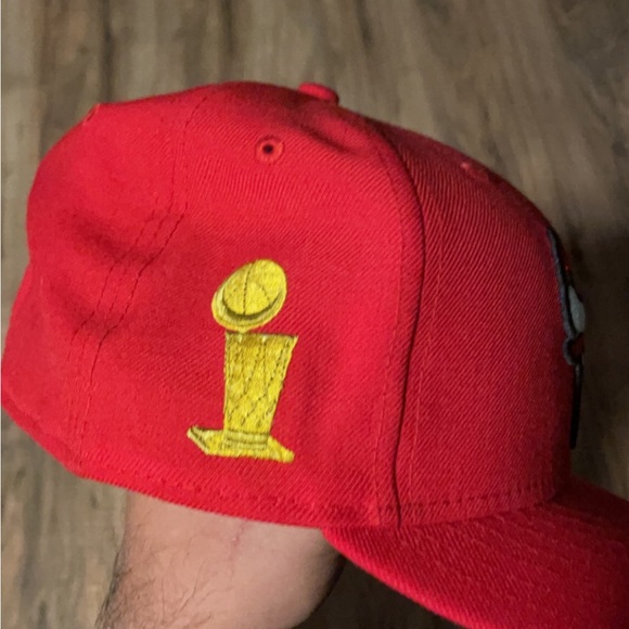 Chicago bulls 7 3/8 baby blue under-brim. - Picture 2 of 3